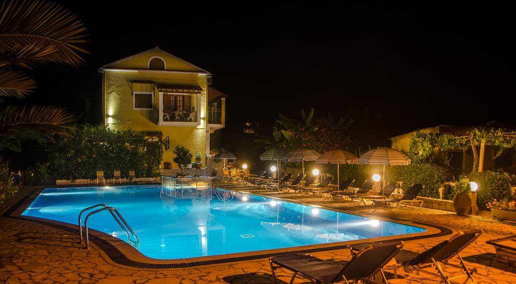 Kapases Studios & Apartments Peroulades  Екстериор снимка