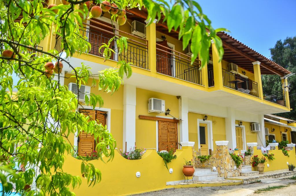Kapases Studios & Apartments Peroulades  Стая снимка