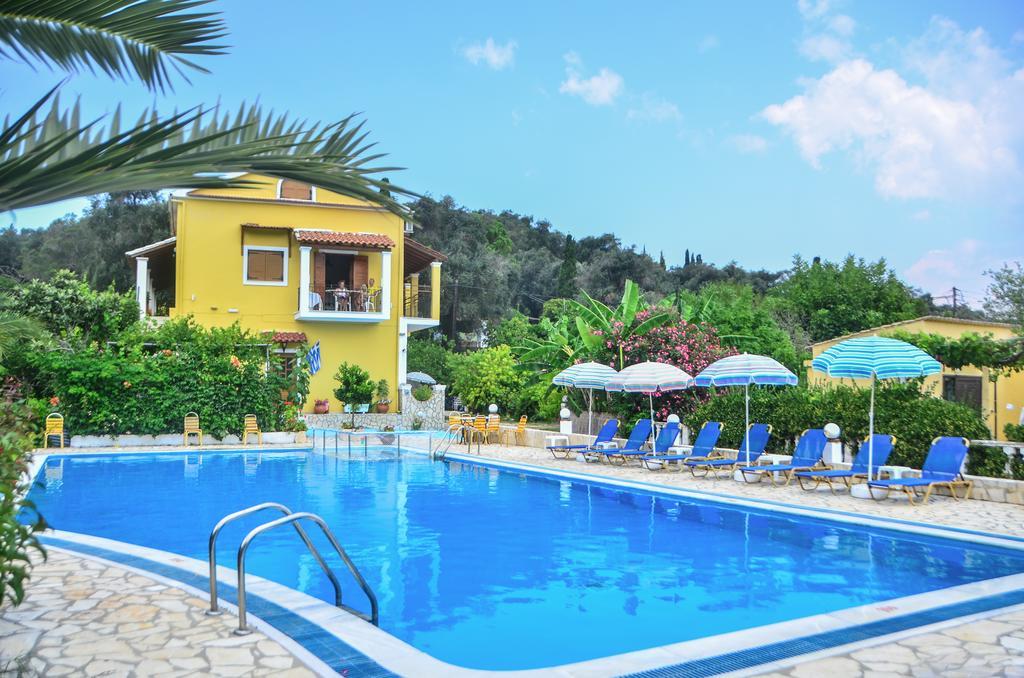 Kapases Studios & Apartments Peroulades  Екстериор снимка