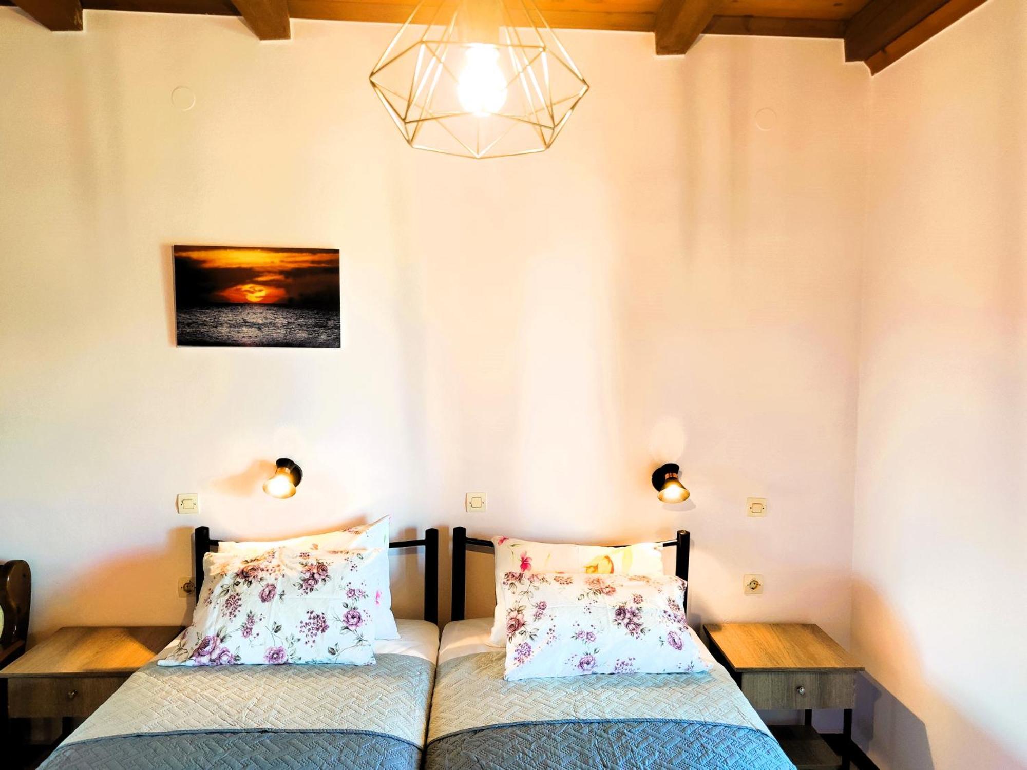 Kapases Studios & Apartments Peroulades  Екстериор снимка