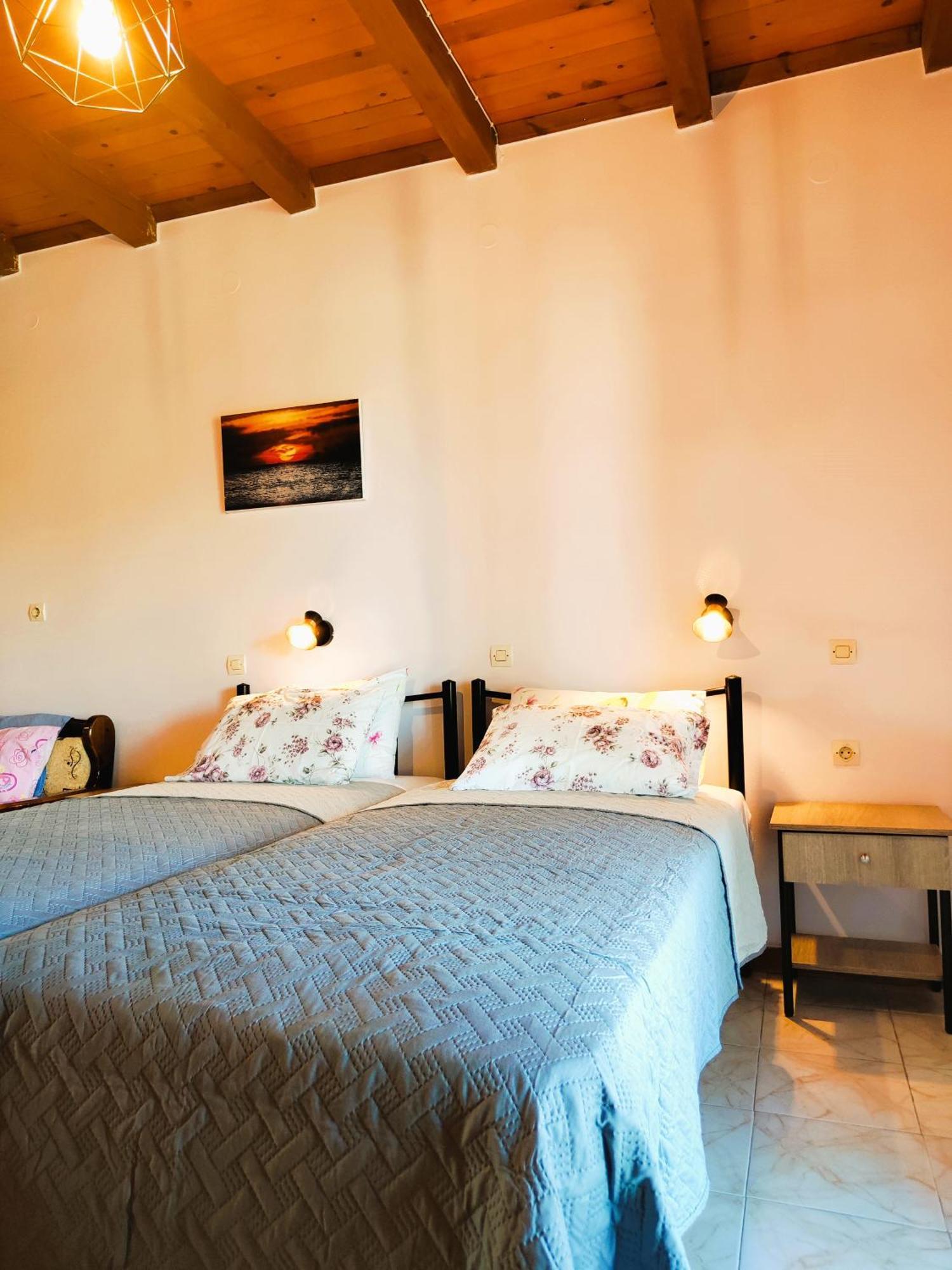 Kapases Studios & Apartments Peroulades  Екстериор снимка
