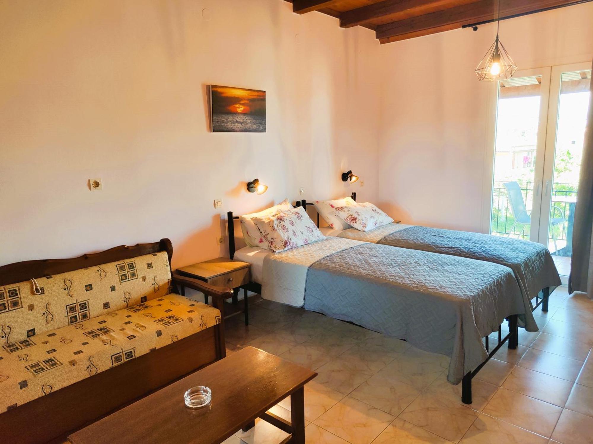 Kapases Studios & Apartments Peroulades  Екстериор снимка