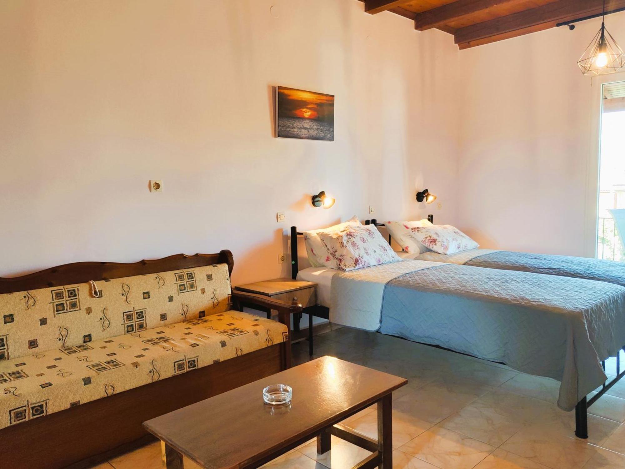Kapases Studios & Apartments Peroulades  Екстериор снимка